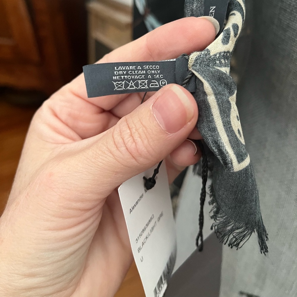 Alexander McQueen Dragonfly and Skull Scarf Shawl - Picture 11 of 14
